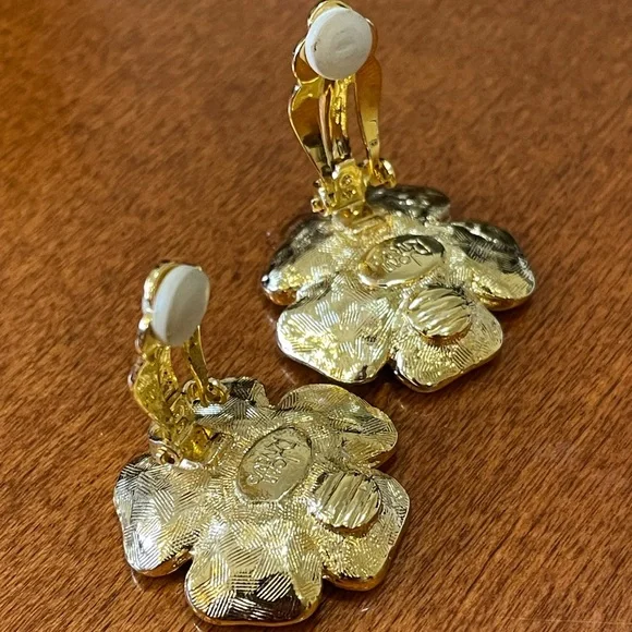 Joan Rivers Rhinestone Flower Gold Tone Clip On Earrings - Picture 5 of 6